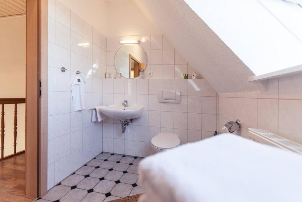 Fachwerk-Ferienhaus, Ruhe Auf Dem Land, Haustiere Willkommen, Leihfahrraeder, 24-7 Check In Kirchlinteln Exteriér fotografie